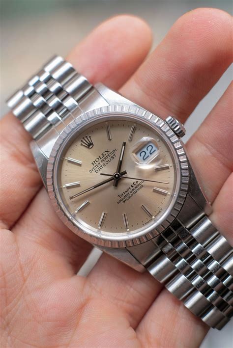 how to wind a vintage rolex datejust|how to manually wind rolex.